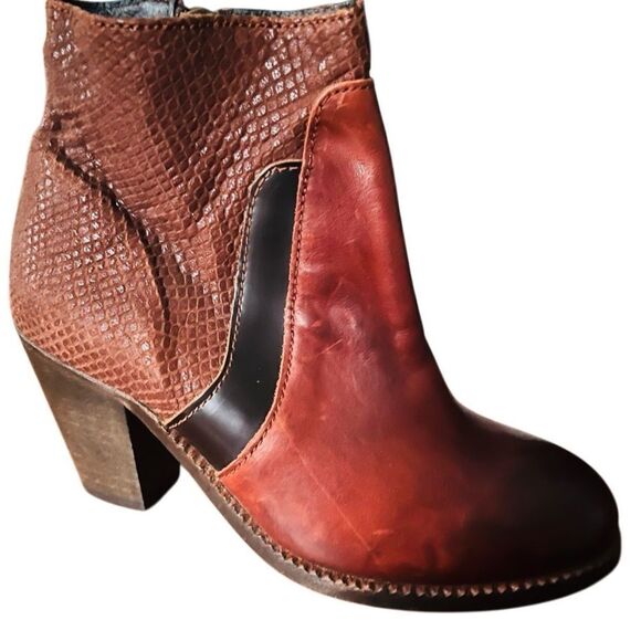 NWOT H By Hudson London Snake Leather
Ankle Boots Heeled Brown Sz 36 US Sz 5. - Picture 3 of 7